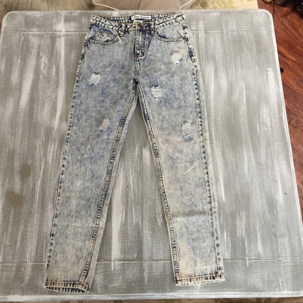 Acid Wash/Destroyed Jeans